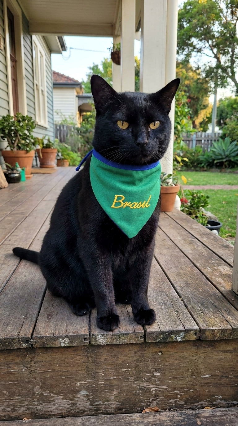 Bandana pet Brasil verde bordada modelo Verde Premium para cachorro e gato
