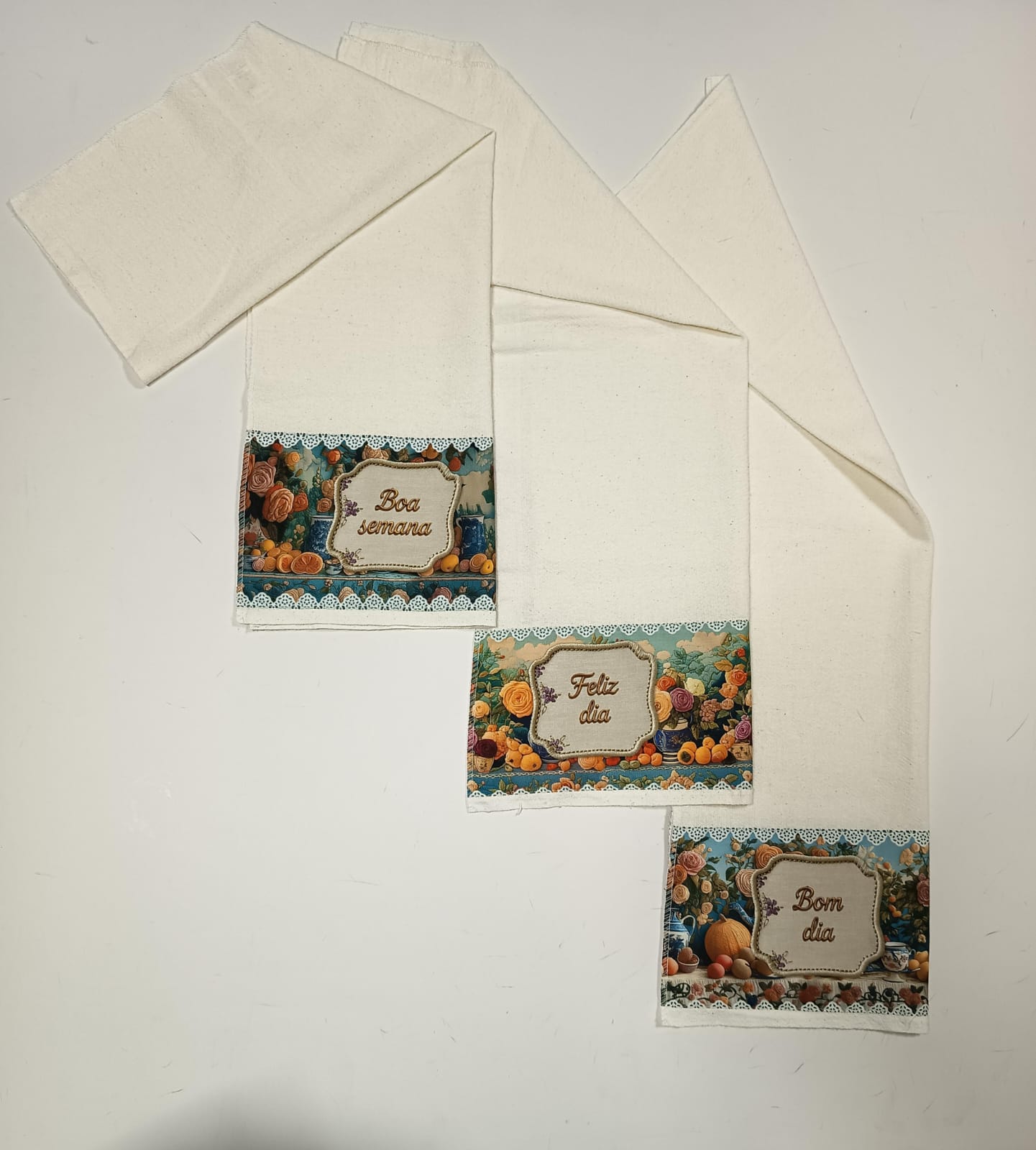 Kit 3 Panos de Prato – Frases Bom Dia - Boa Semana - Feliz Dia - 100%Algodão - Coloridos - Cozinha Gourmet - Doca Express