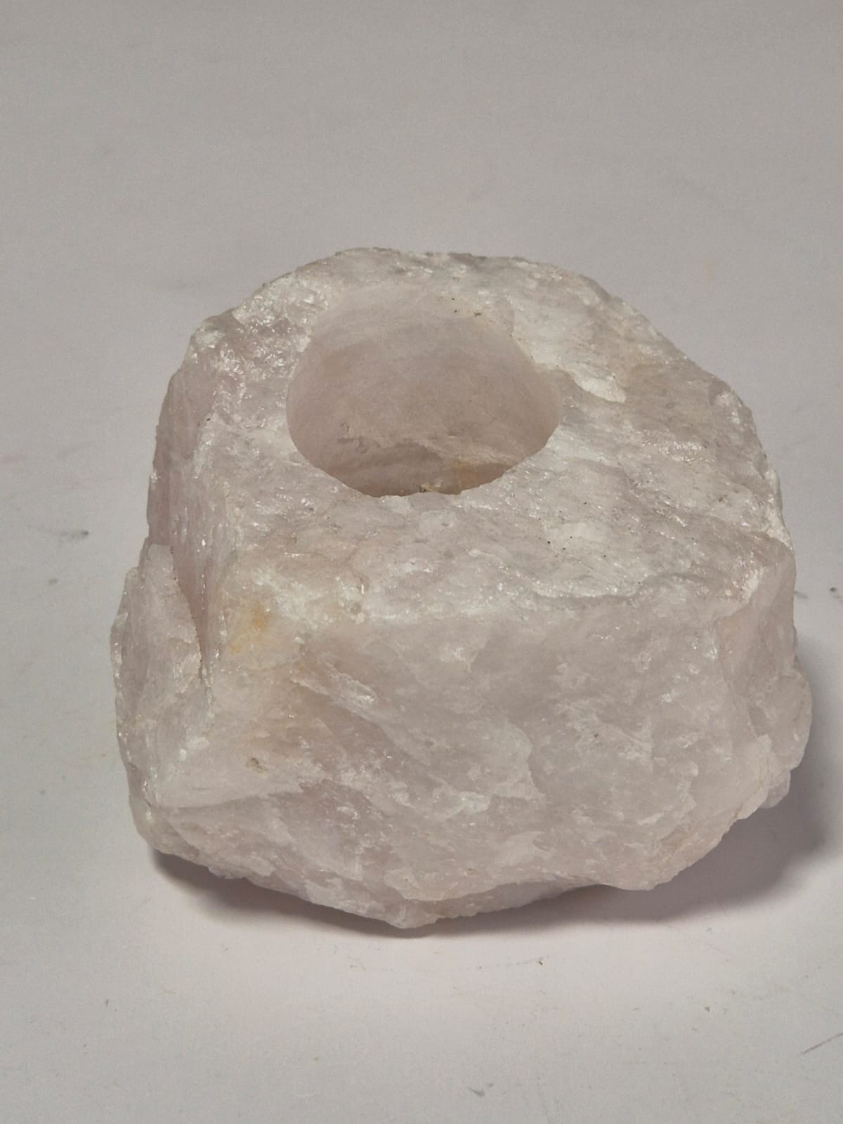 Porta-Velas em Quartzo Rosa Natural – Peça Bruta Lapidada | 1,48 kg | Decoração Zen, Amor, Harmonia e Bem-Estar | Pedra Autêntica – Doca Express