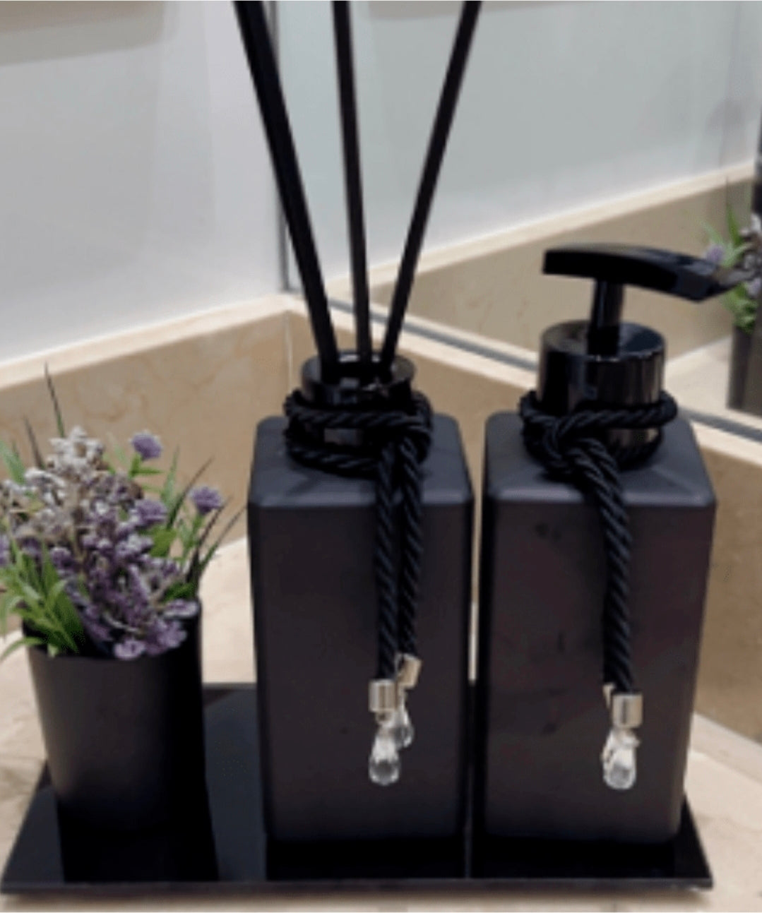 Kit Lavabo Decorativo Vidro Preto Paris com Bandeja e Difusor 250ml