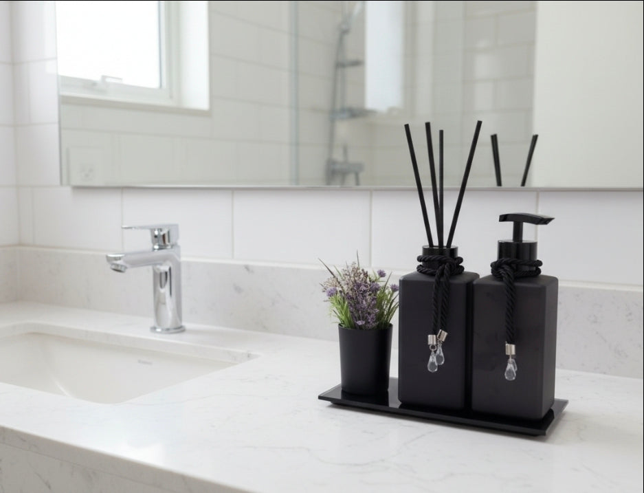 Kit Lavabo Decorativo Vidro Preto Paris com Bandeja e Difusor 250ml