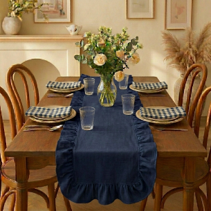 Coleção Provençal Premium disponível em diversas cores para decoração de mesas de jantar e cozinhas elegantes.