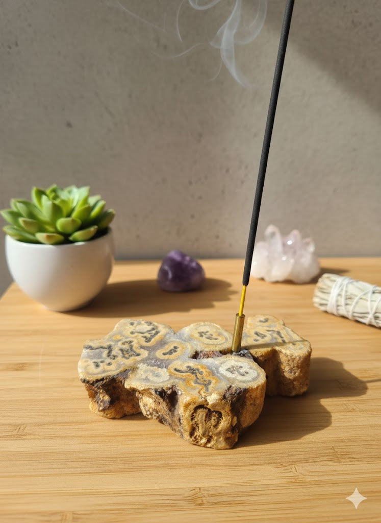 Pedra Natural Ágata Fatia com Suporte de Incenso em Cobre – Peça Única para Decoração, Aromaterapia e Energia – Base Orgânica em Corte Irregular - Doca Express