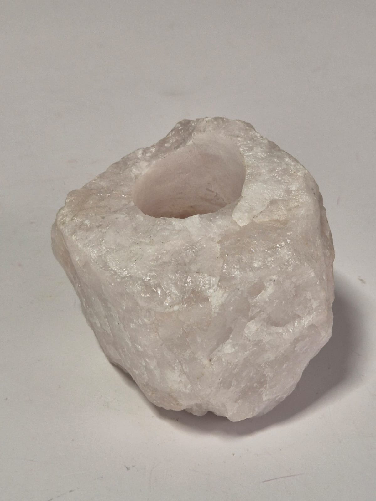 Porta-Velas em Quartzo Rosa Natural – Peça Bruta Lapidada | 1,48 kg | Decoração Zen, Amor, Harmonia e Bem-Estar | Pedra Autêntica – Doca Express